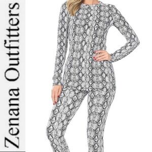 NWT. $45R Zenana Outfitters 2-Piece Lounge Set. Size Small Snakeskin Pri…